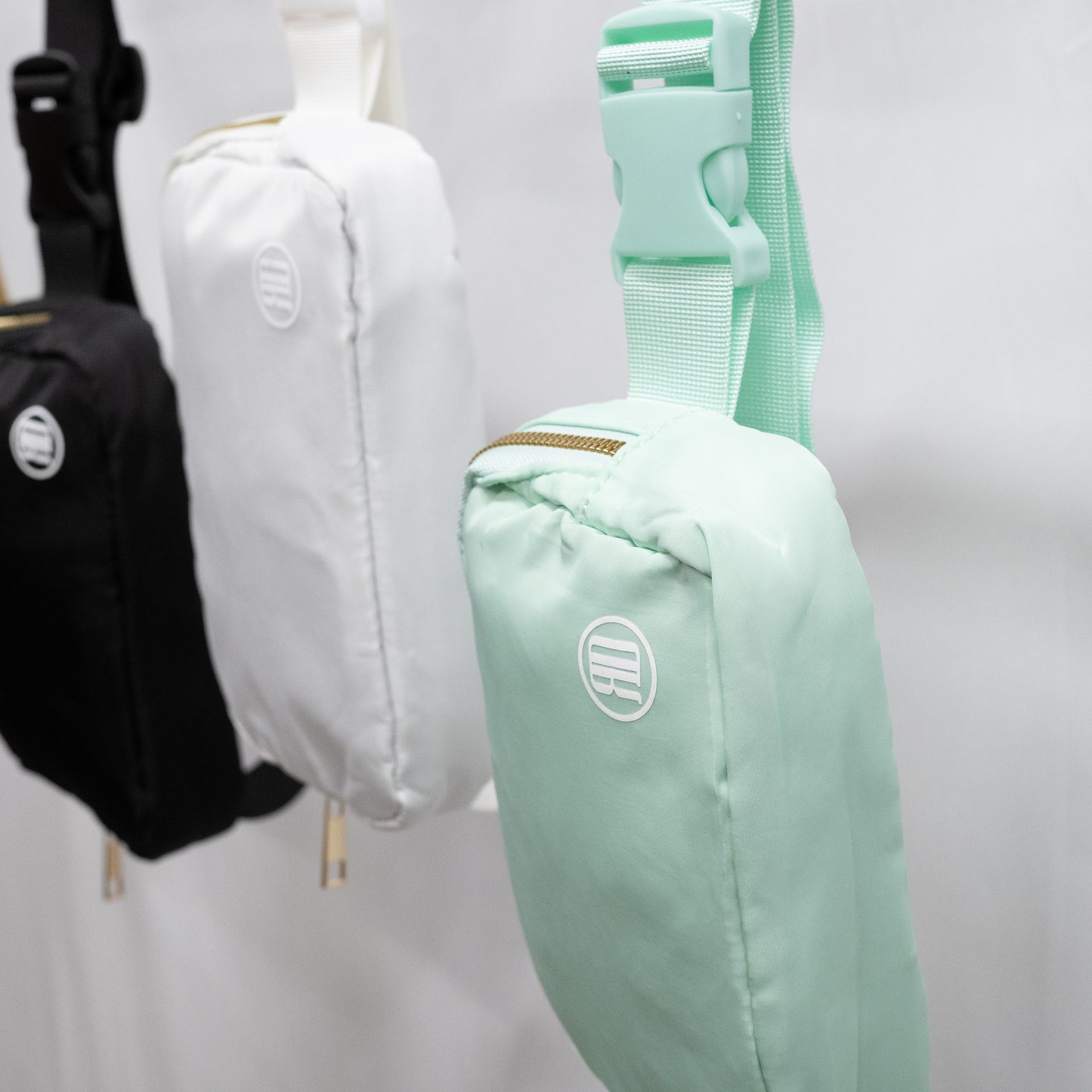 RD Essential Crossbody