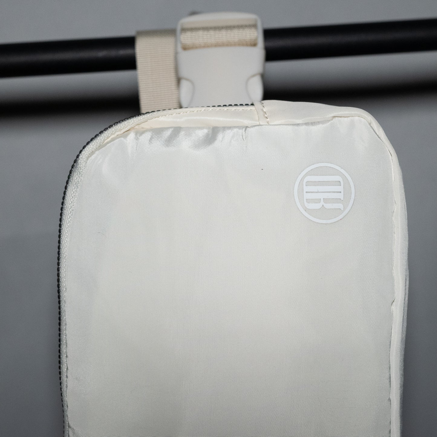 RD Essential Crossbody