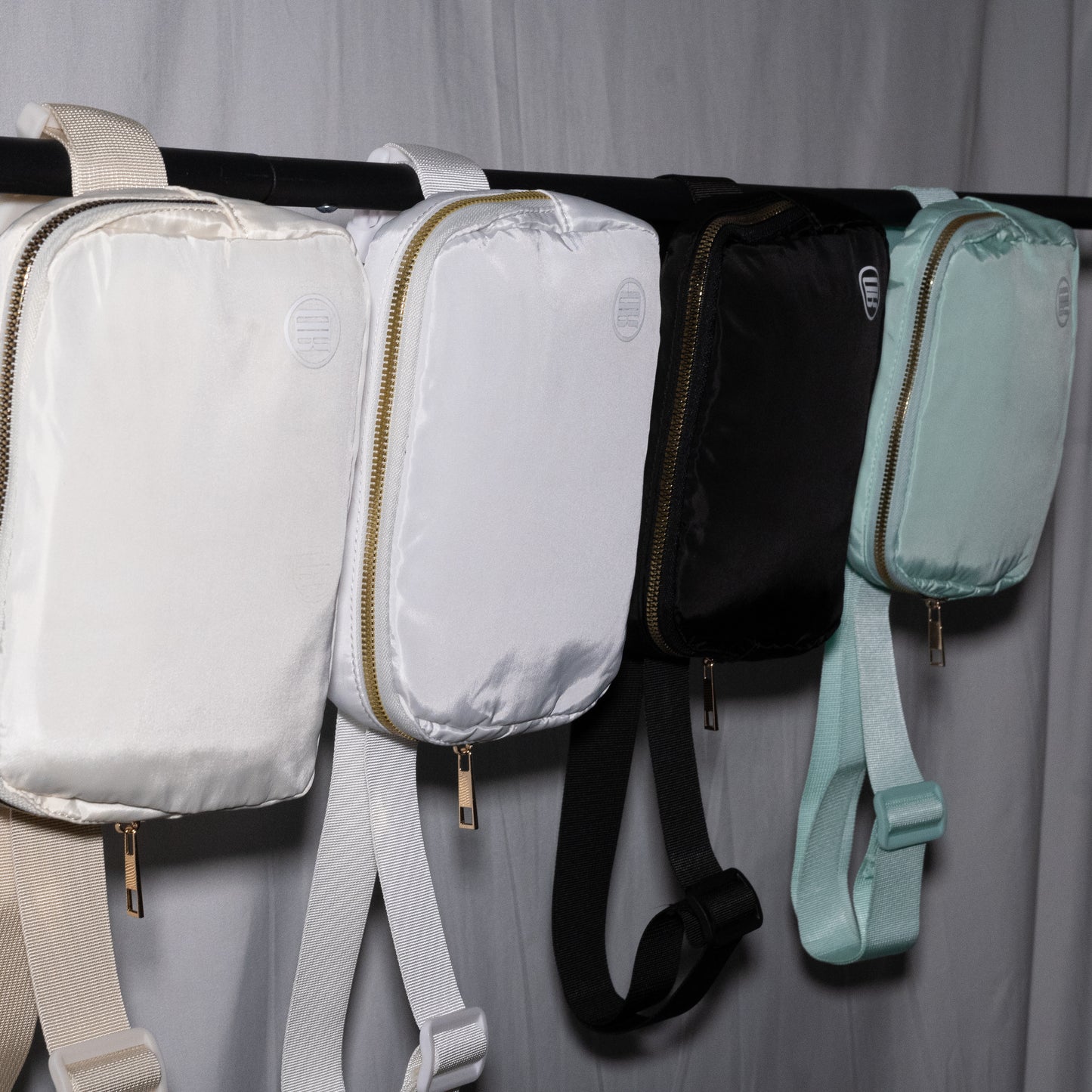 RD Essential Crossbody