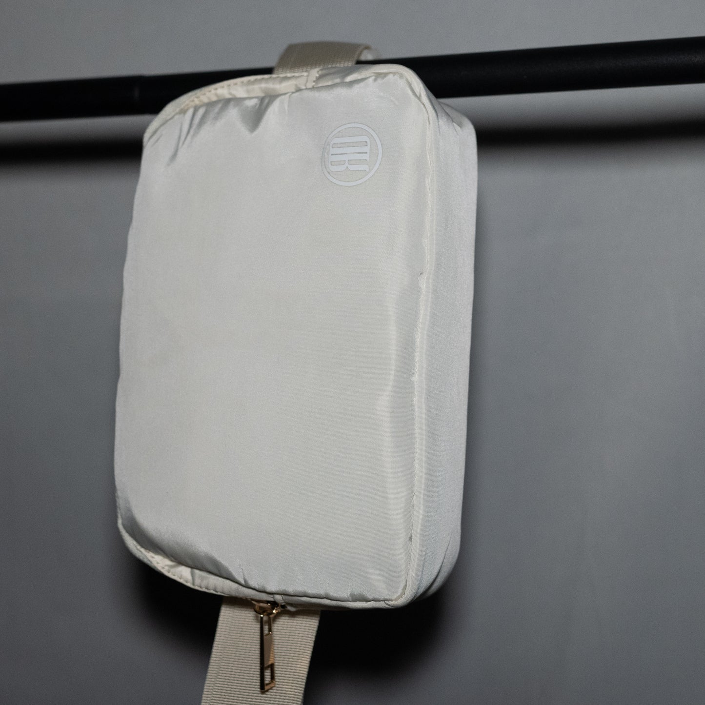 RD Essential Crossbody
