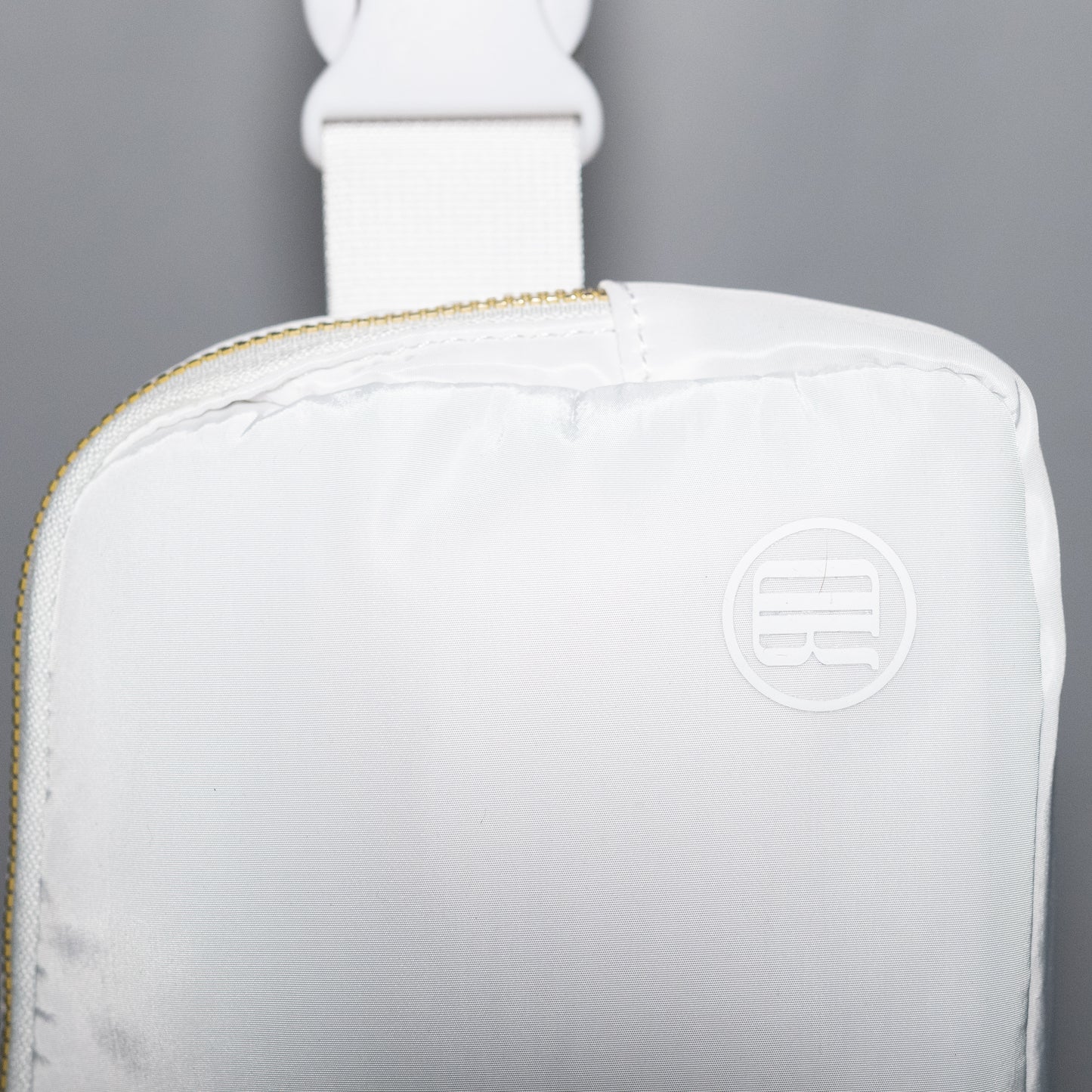 RD Essential Crossbody