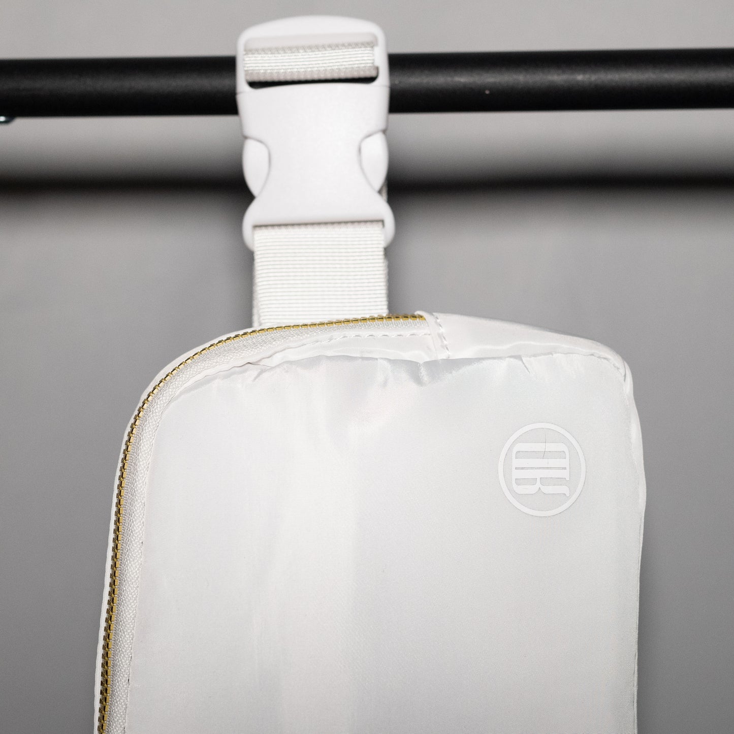 RD Essential Crossbody