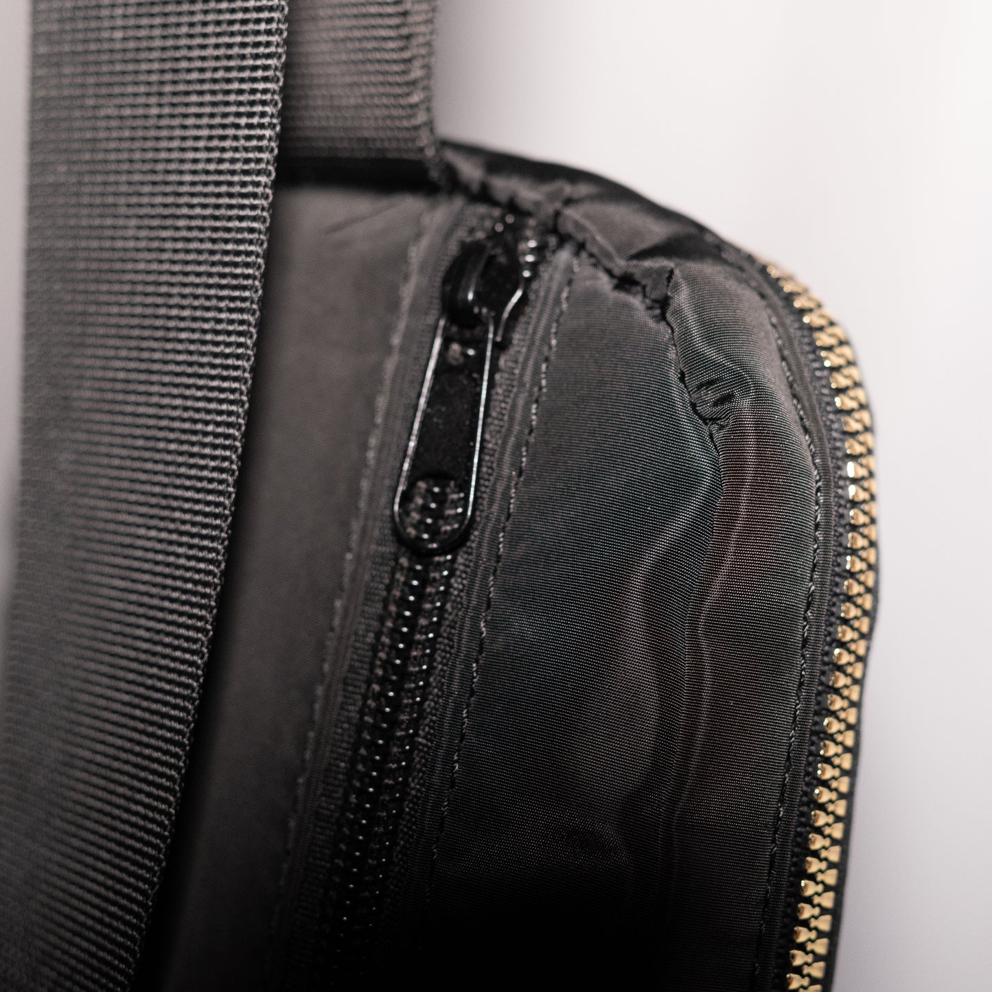 RD Essential Crossbody