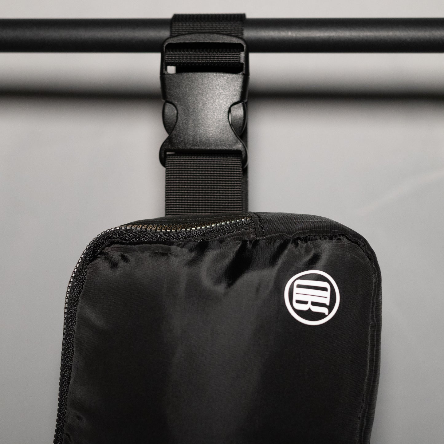 RD Essential Crossbody